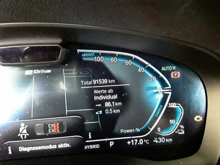 BMW 530E Touring M-Sport xDrive Leather Navi, снимка 11 - Автомобили и джипове - 56270010