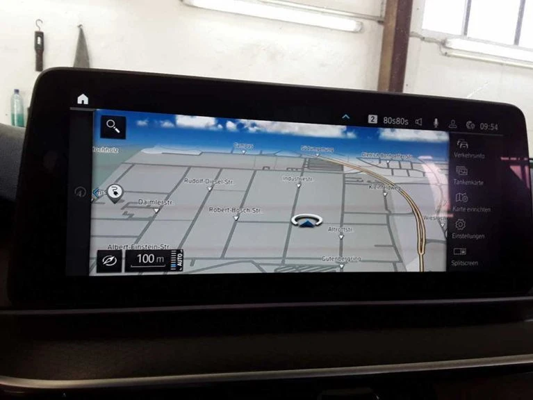 BMW 530E Touring M-Sport xDrive Leather Navi, снимка 12 - Автомобили и джипове - 56270010