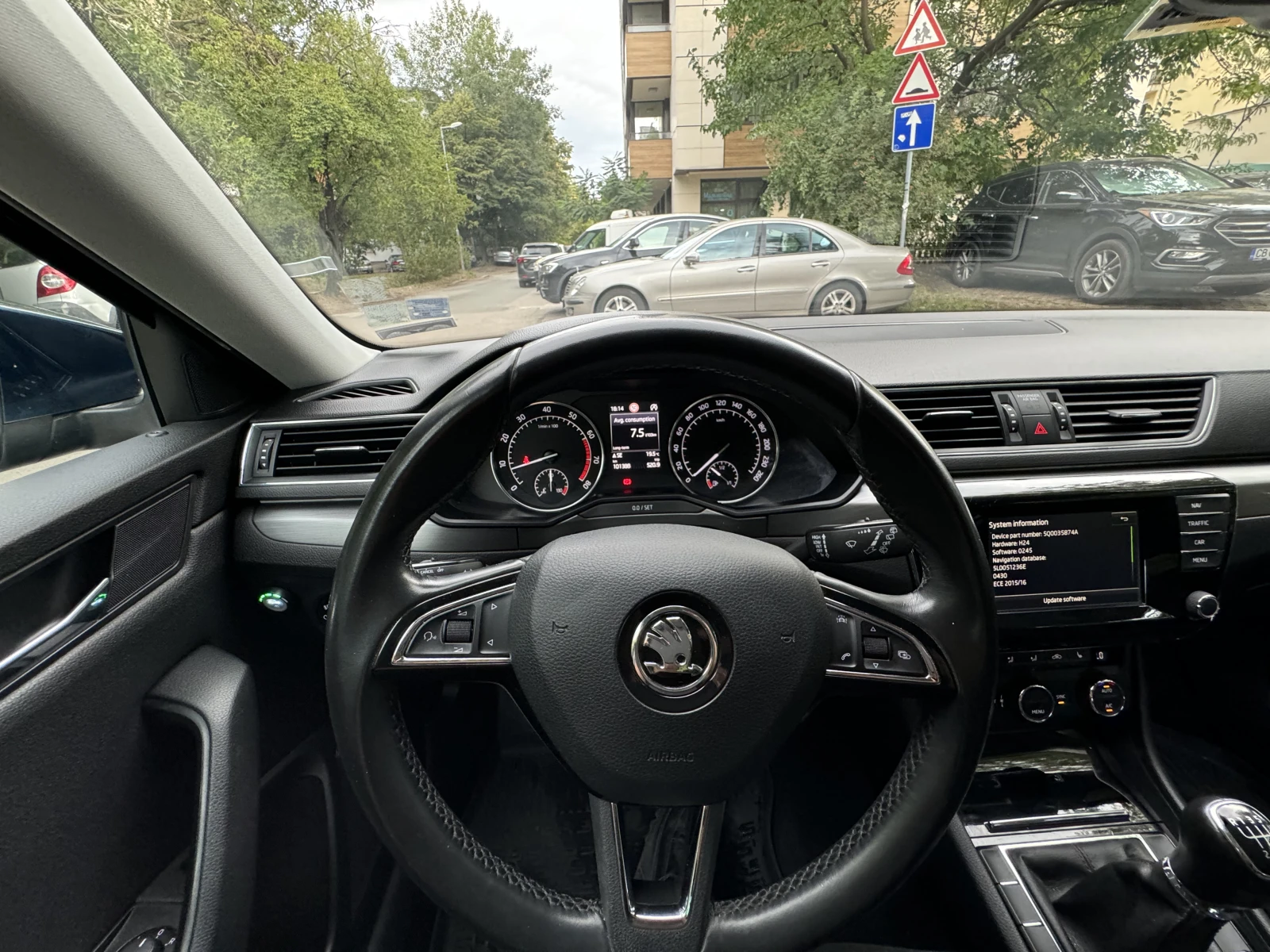 Skoda Superb 1, 4 TSI ACT BUSINESS - изображение 8