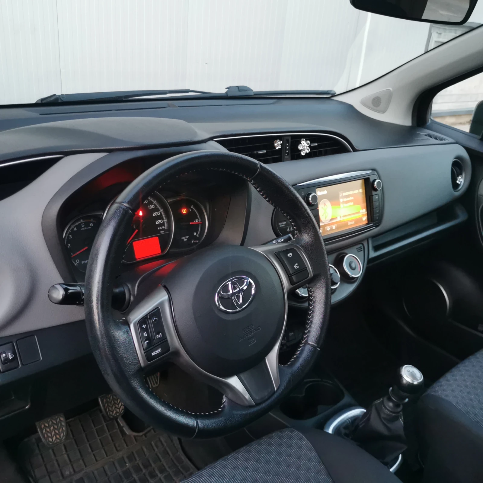 Toyota Yaris 1.4, 90..  | Mobile.bg   12