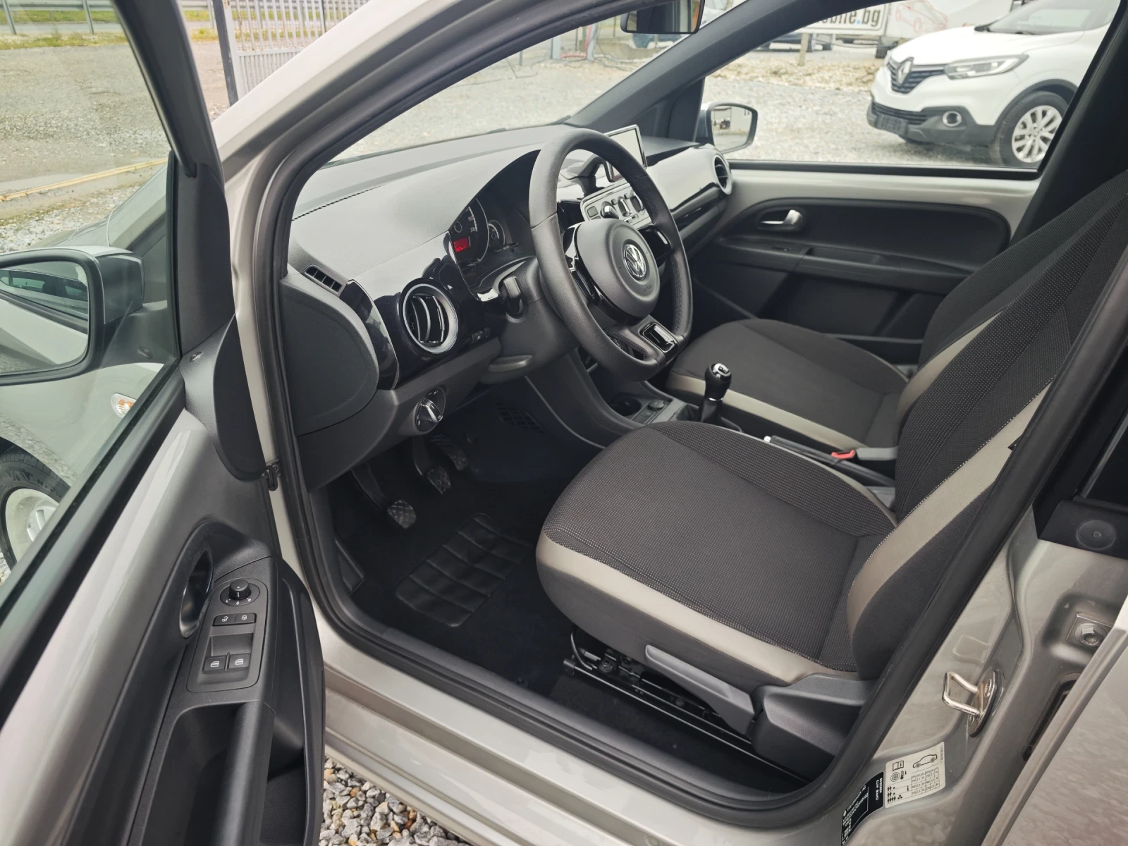VW Up 1.0MPI - изображение 7