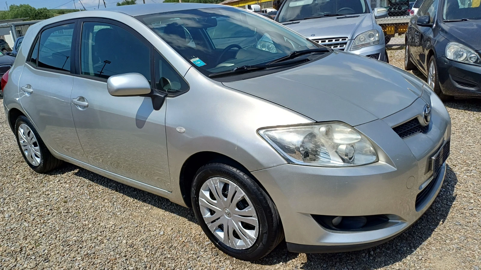 Toyota Auris 1.6i Бензин - изображение 6