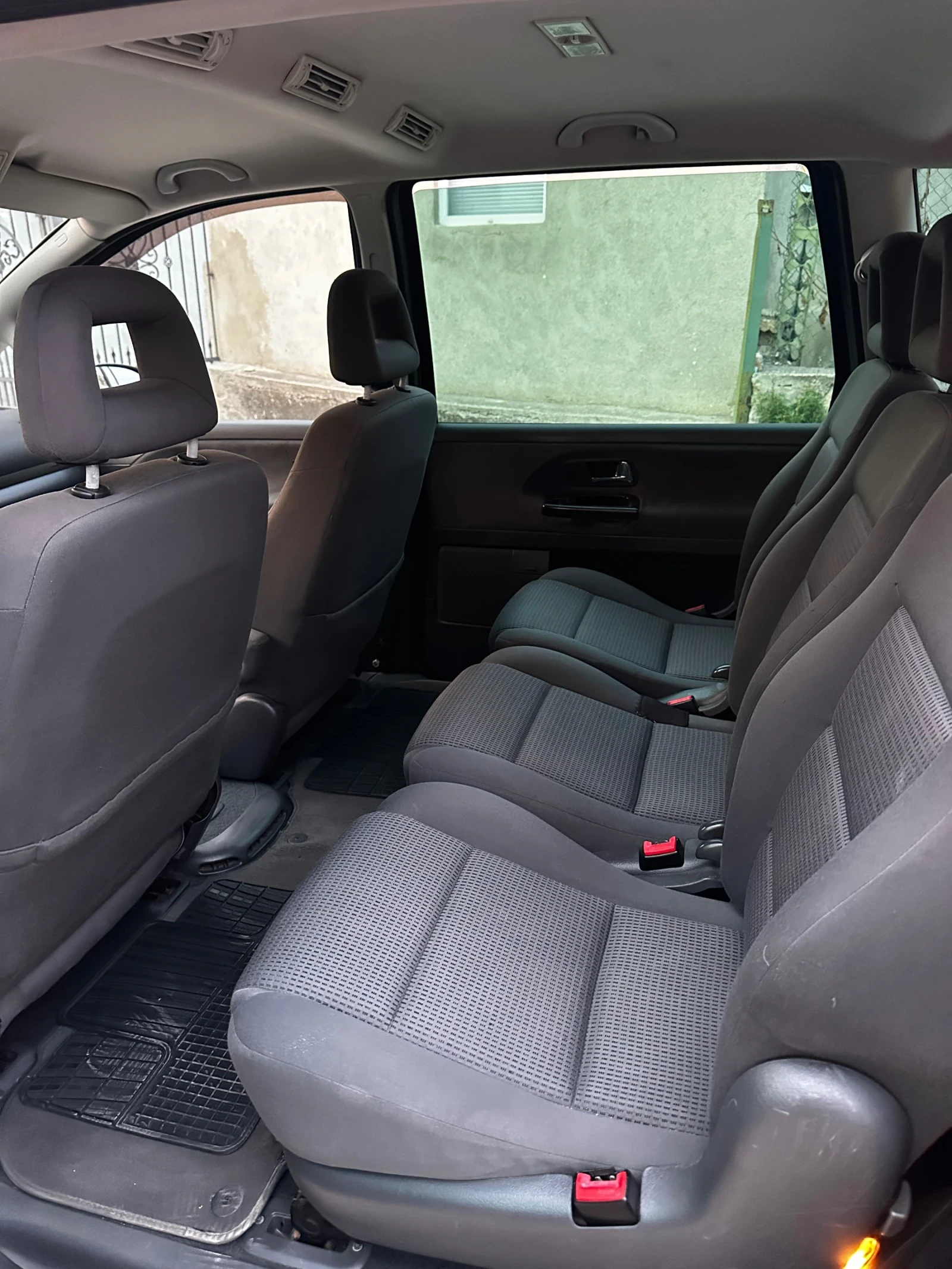 VW Sharan 1.9 TDI 116 к.с 6 СКОРООСТИ 7 МЕСТНА - изображение 9
