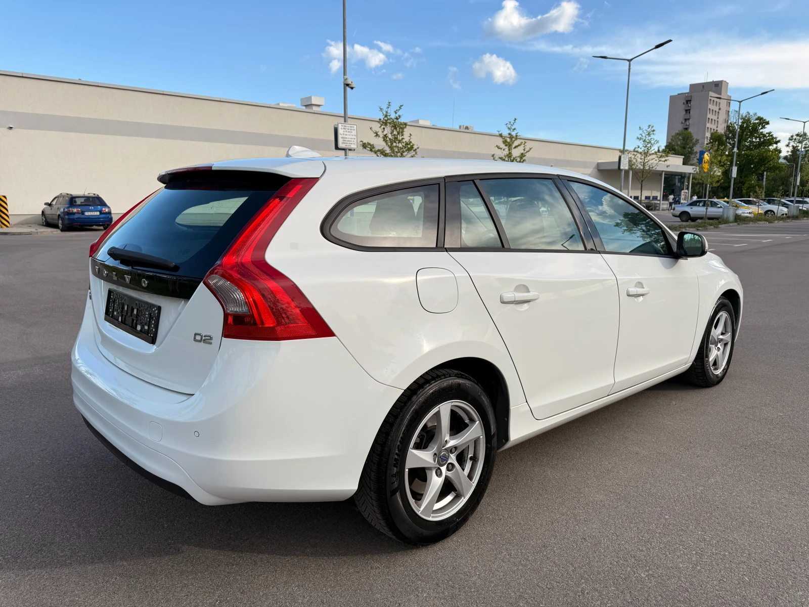 Volvo V60 1.6D* NAVI* АВТОМАТИК*  - изображение 4