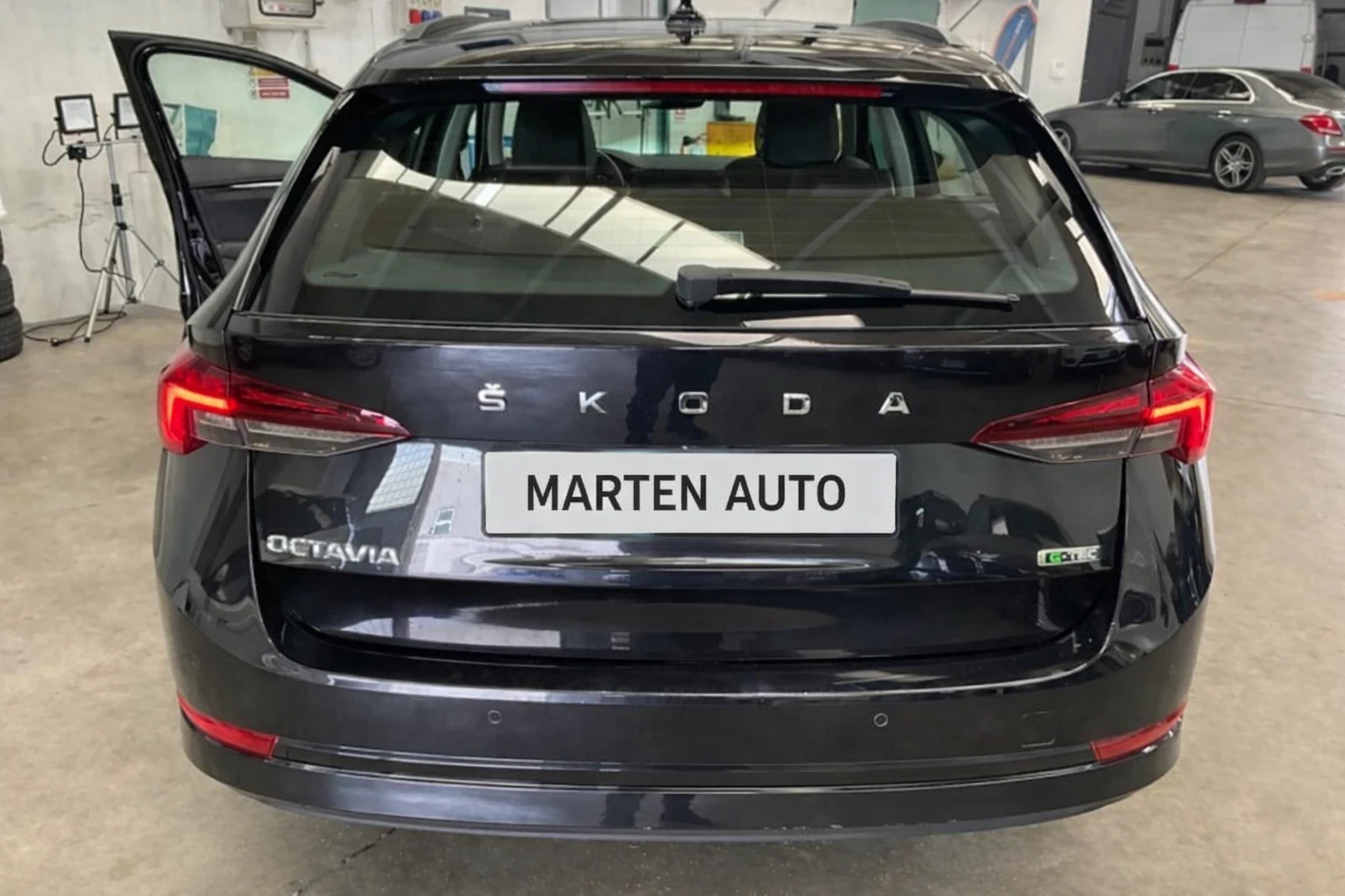 Skoda Octavia 1.5TGI Executive Автоматик, ЦЕНА БЕЗ АНАЛОГ, снимка 7 - Автомобили и джипове - 53878639