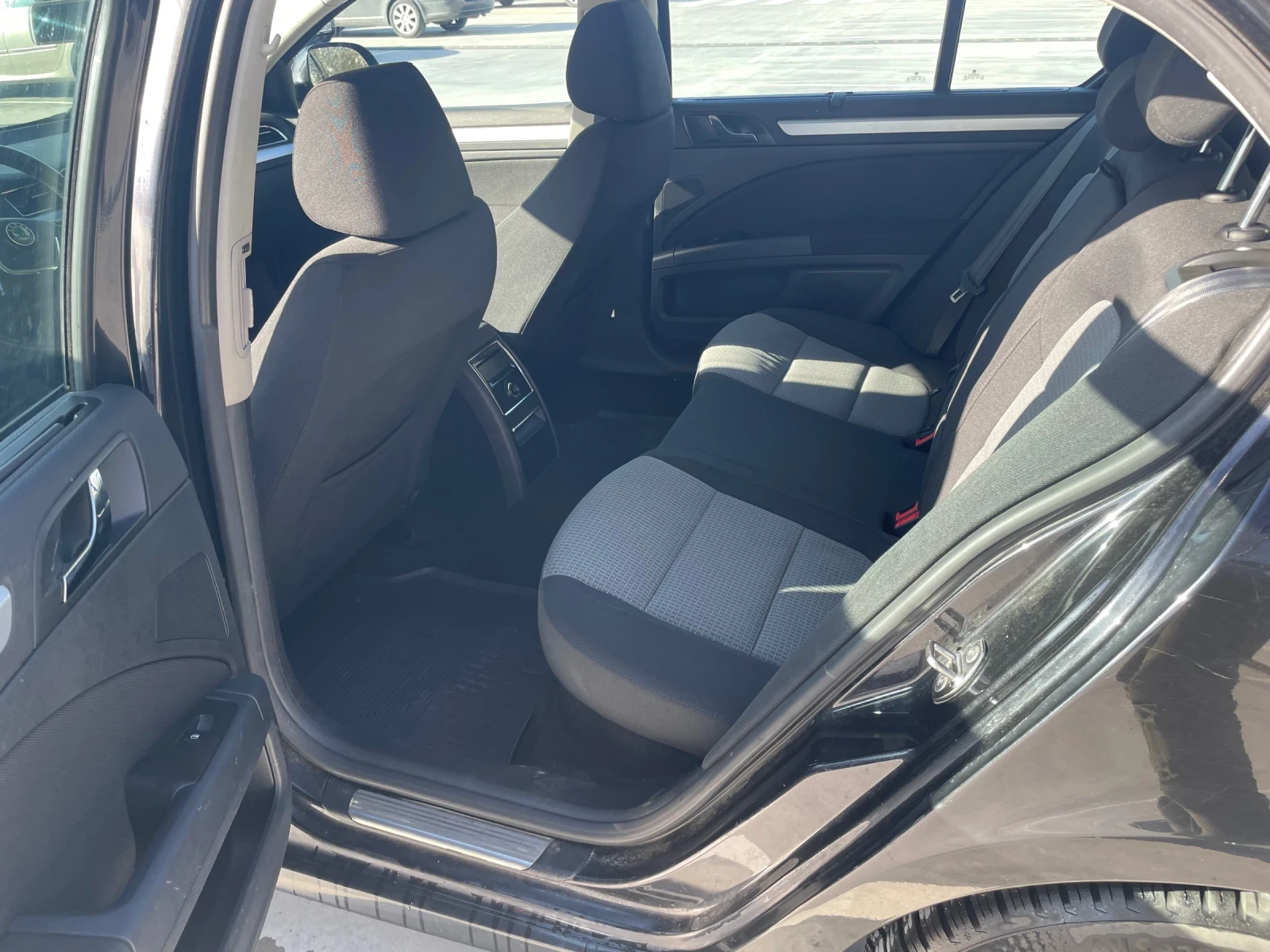 Skoda Superb, снимка 7 - Автомобили и джипове - 54011727