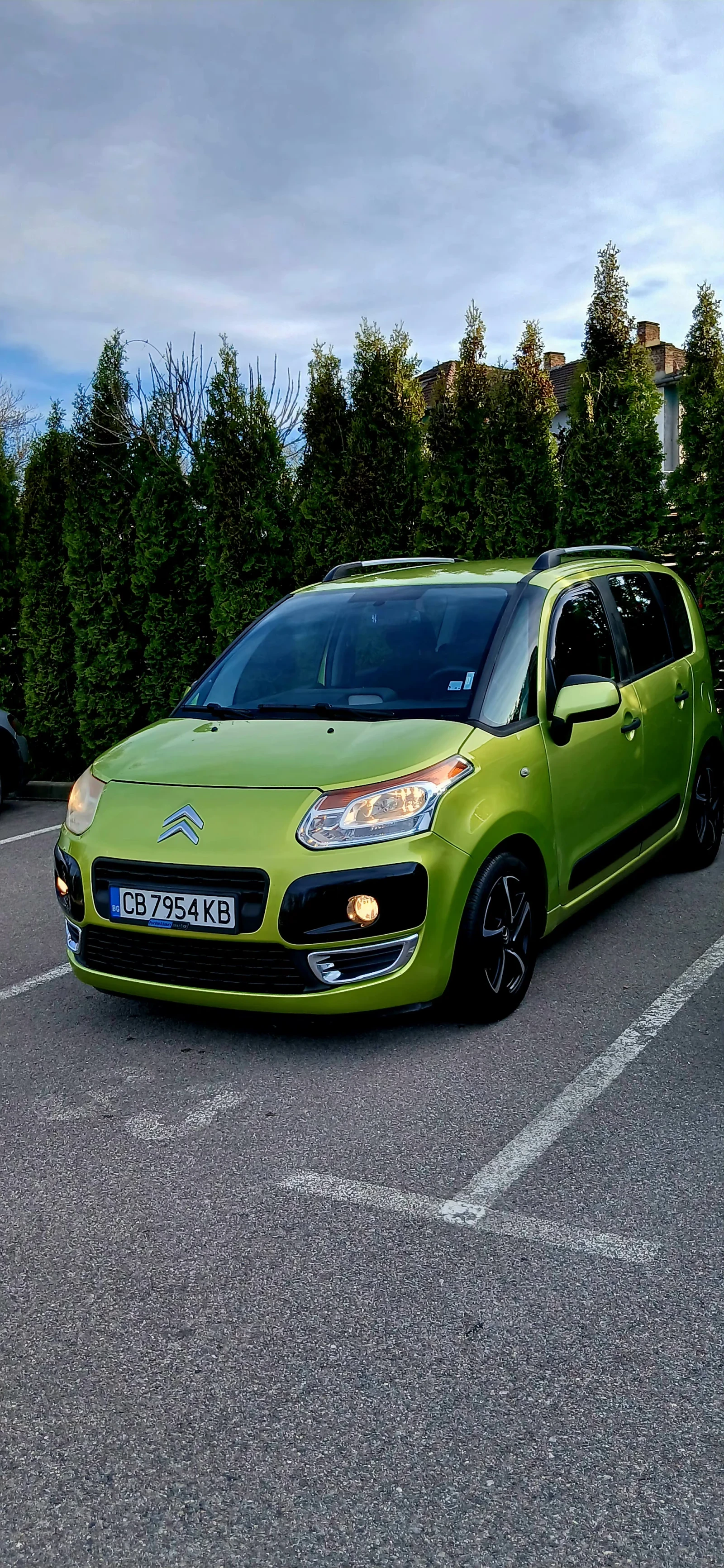 Citroen C3 Picasso 1.4 еко 4 134 000 км УНИКАТ | Auto.bg — изображение 1