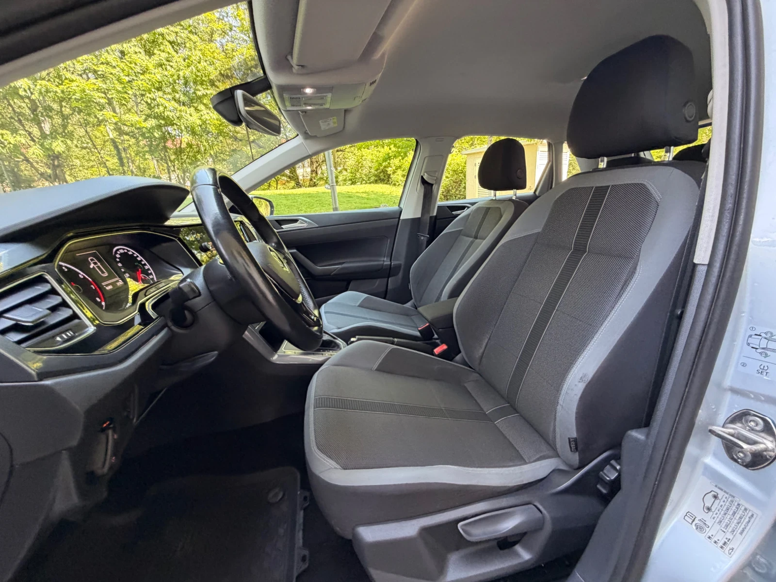 VW Polo 1.0i / АВТОМАТИК , снимка 10 - Автомобили и джипове - 54630682