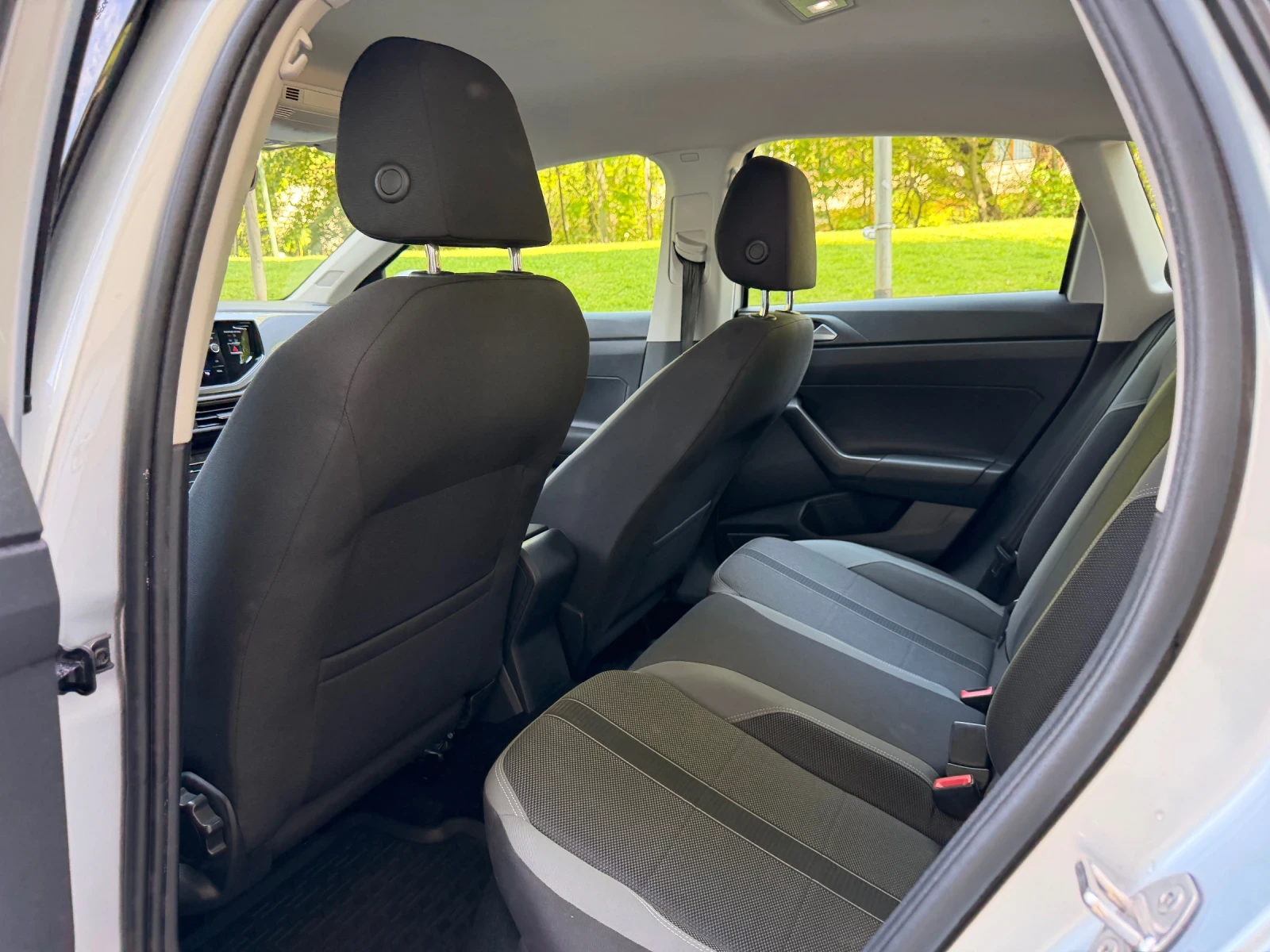 VW Polo 1.0i / АВТОМАТИК , снимка 7 - Автомобили и джипове - 54630682