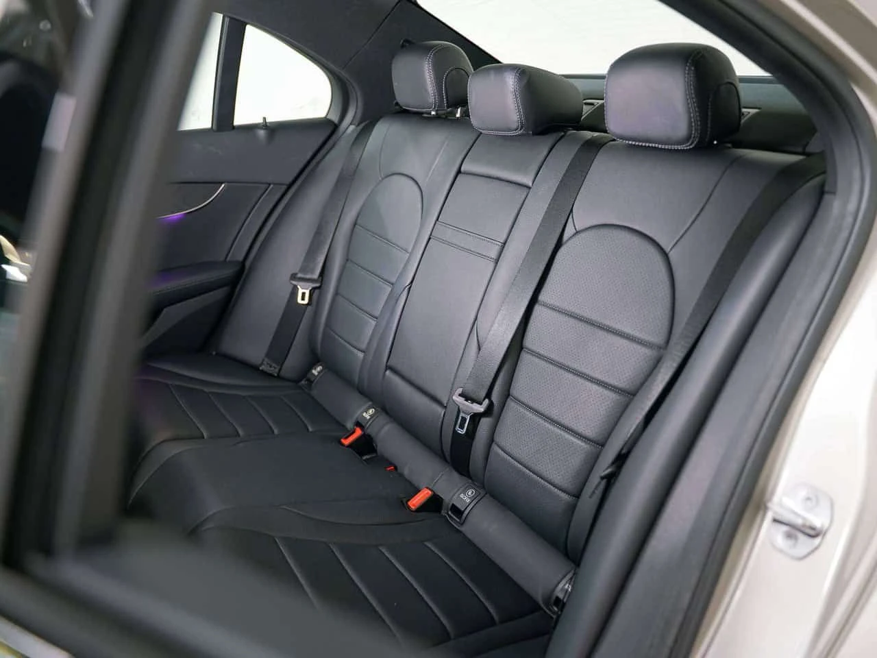 Mercedes-Benz 300 * | AMG PKG | PREMIUM 1 & 2 PKG | TECH PKG * CARFA, снимка 11 - Автомобили и джипове - 54917189