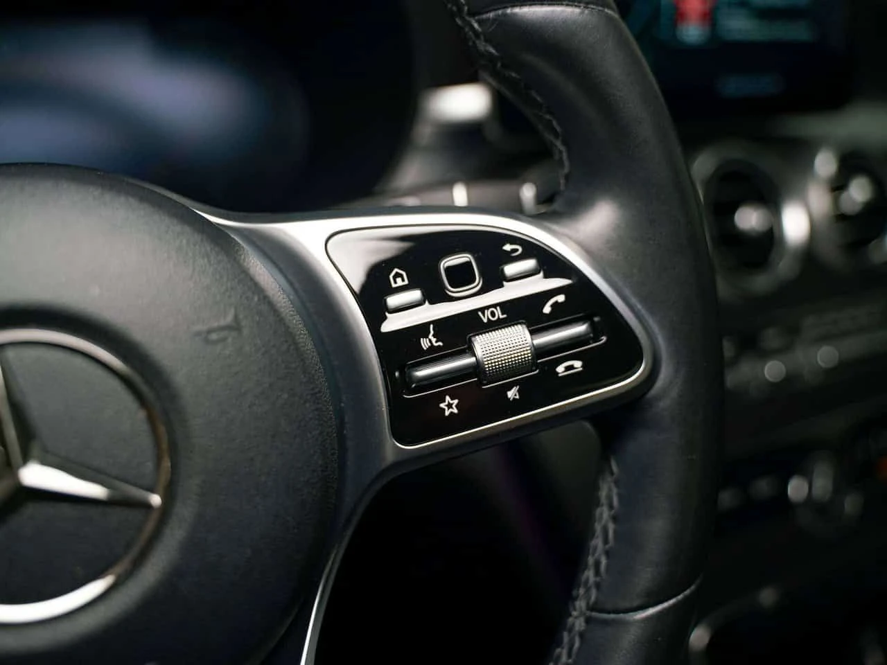 Mercedes-Benz 300 * | AMG PKG | PREMIUM 1 & 2 PKG | TECH PKG * CARFA, снимка 13 - Автомобили и джипове - 54917189