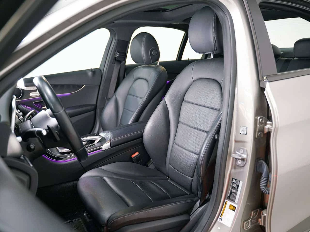 Mercedes-Benz 300 * | AMG PKG | PREMIUM 1 & 2 PKG | TECH PKG * CARFA, снимка 10 - Автомобили и джипове - 54917189