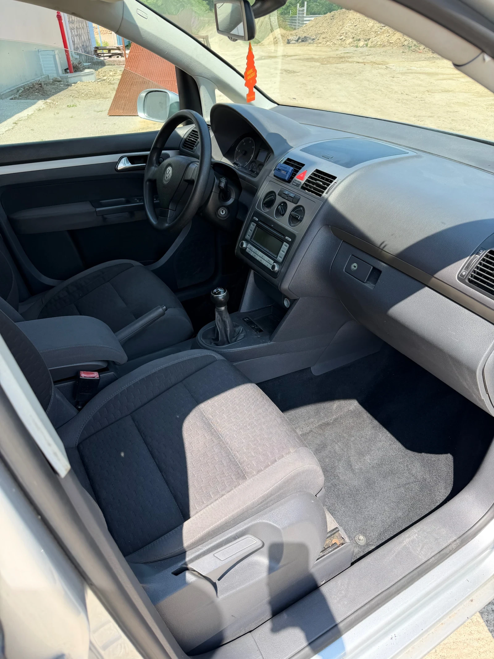 VW Touran VW Touran 2.0 TDI BMM 8клапана, снимка 6 - Автомобили и джипове - 55365947