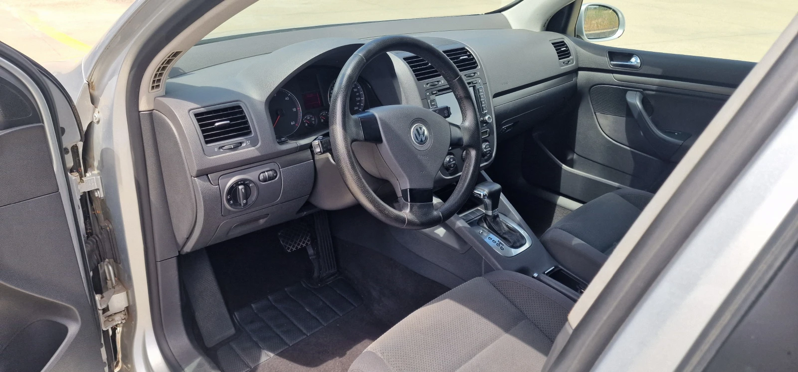 VW Golf 1.9TDI, 105 p.s. 2006 реални 215500км - ОБСЛУЖЕН, снимка 7 - Автомобили и джипове - 55698396