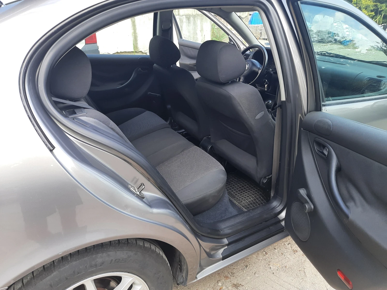 Seat Leon 1.9 TDI 110 Hp, снимка 7 - Автомобили и джипове - 55814940