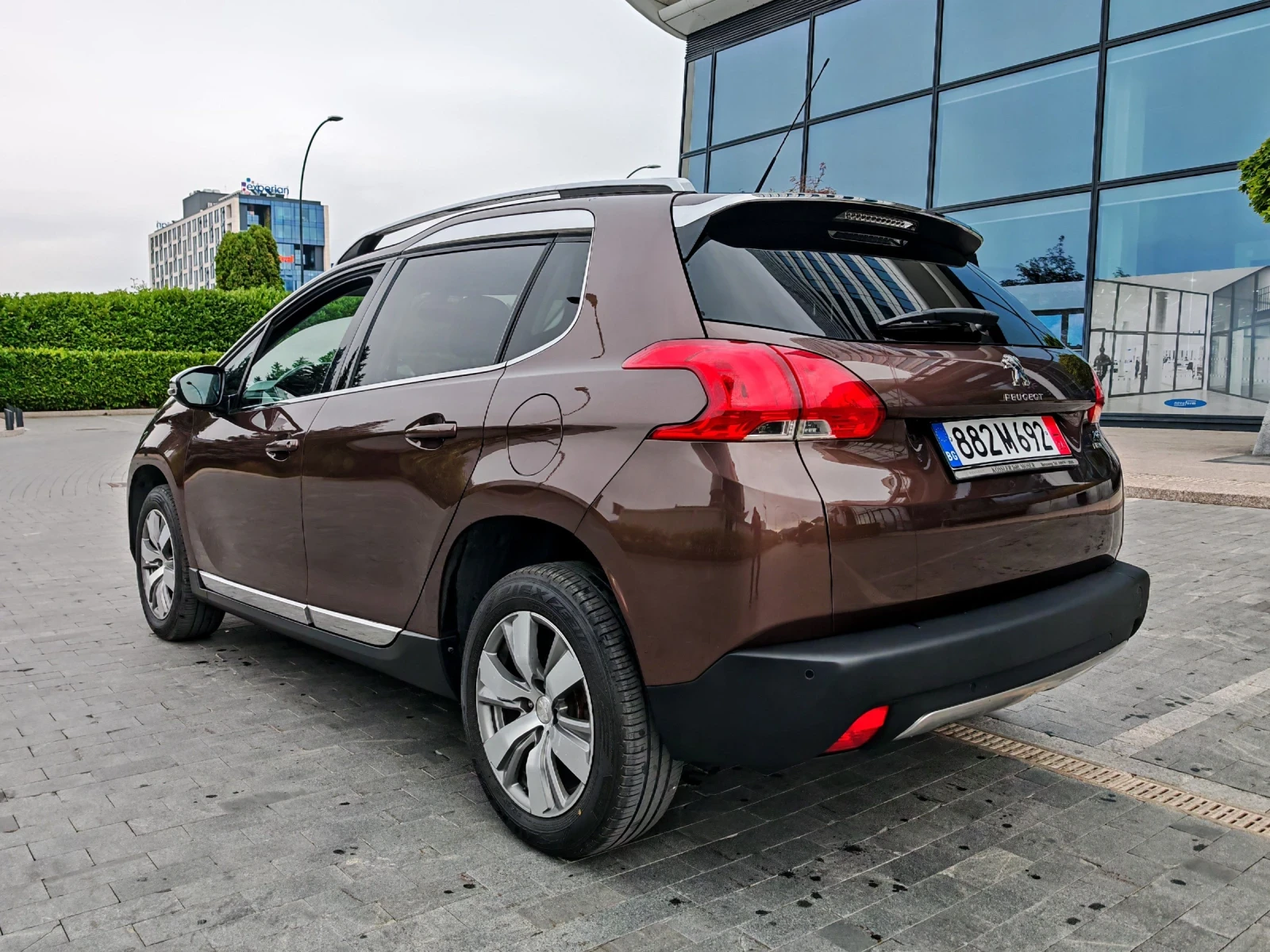 Peugeot 2008 * УНИКАТ 1.6HDI * 97000км  СЕРВИЗНА ИСТОРИЯ !!!, снимка 4 - Автомобили и джипове - 56196136