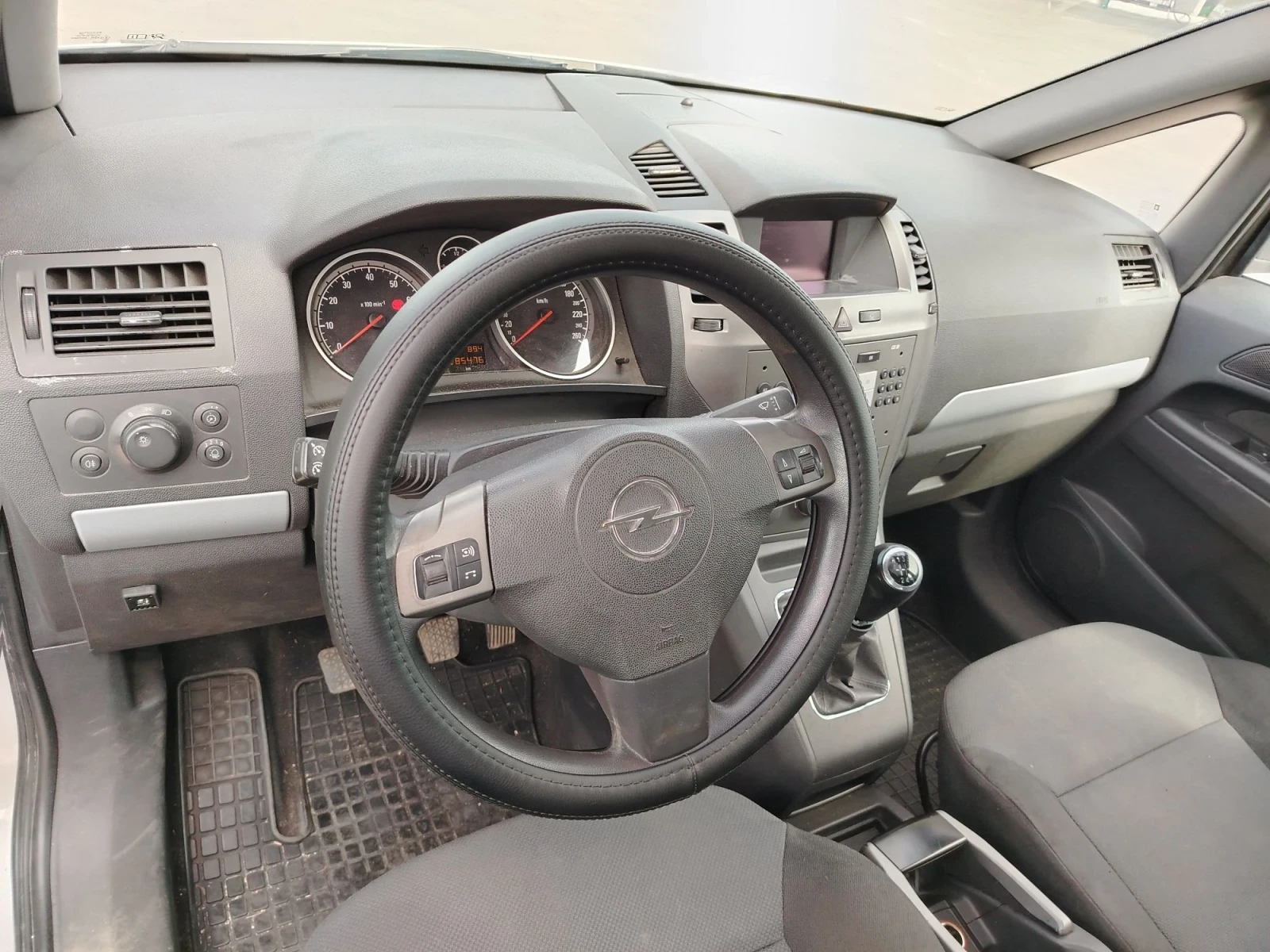 Opel Zafira 1.6i газ/бензин, снимка 6 - Автомобили и джипове - 56175579