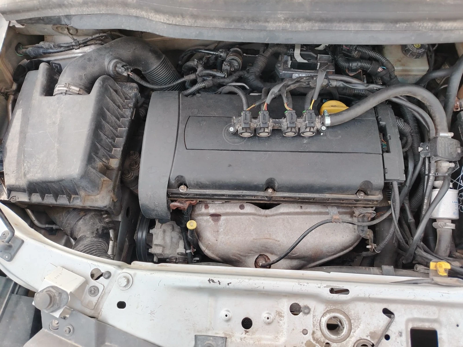 Opel Zafira 1.6i газ/бензин, снимка 7 - Автомобили и джипове - 56175579