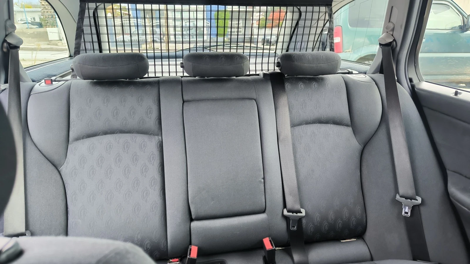 Mercedes-Benz C 180 1.8i automatic 154200km, снимка 11 - Автомобили и джипове - 56724041