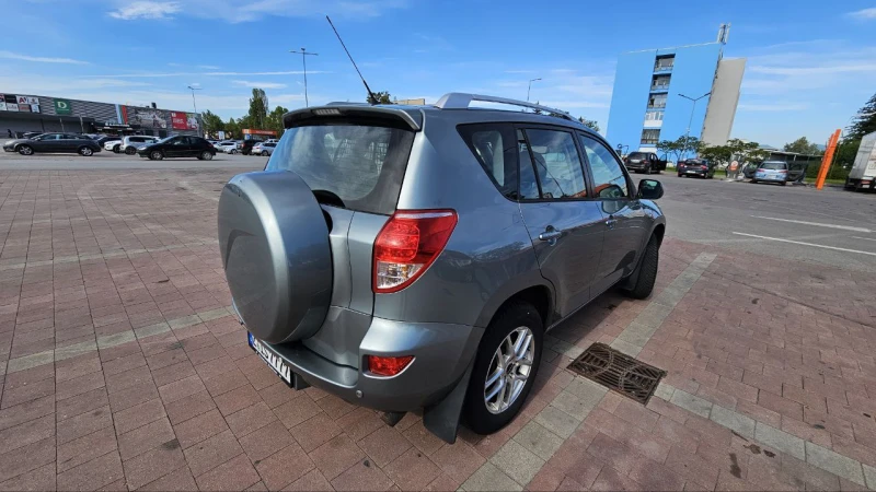 Toyota Rav4, снимка 10 - Автомобили и джипове - 47368672