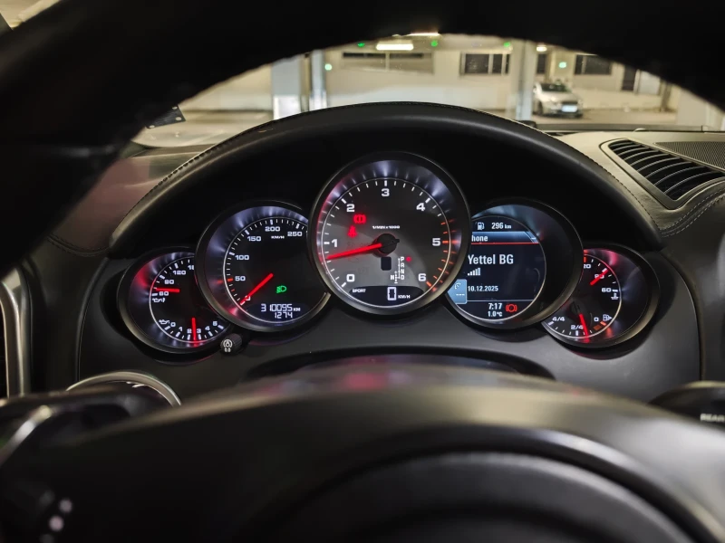 Porsche Cayenne 4.2D, снимка 7 - Автомобили и джипове - 52777803