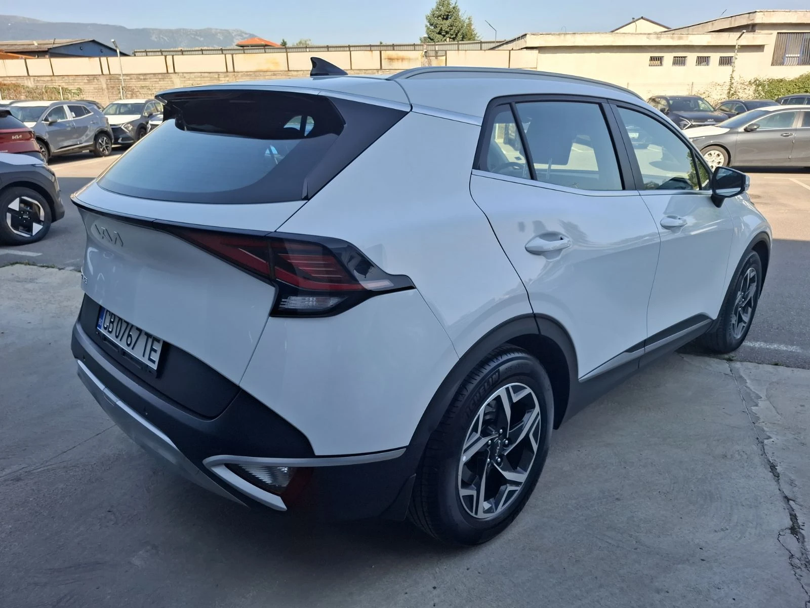 Kia Sportage 1.6 crdi 2WD - изображение 4