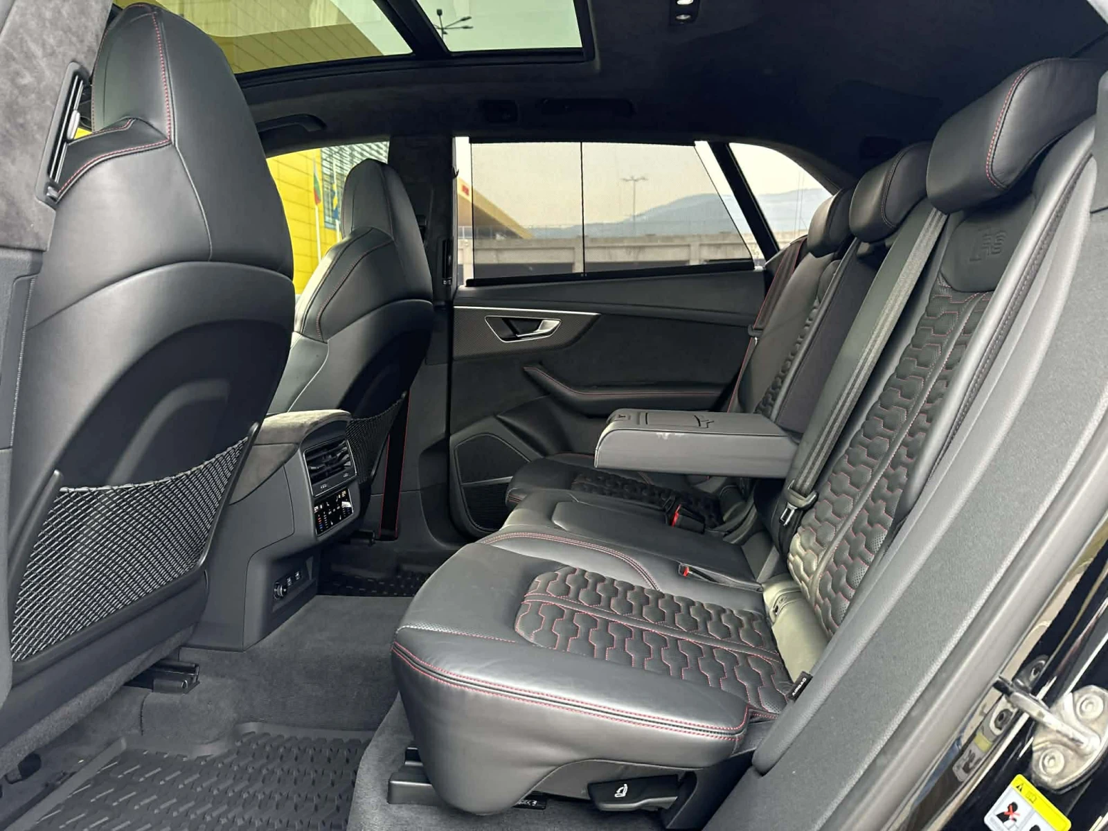 Audi RSQ8 ВСИЧКИ ЕКСТРИ+ ШВЕЙЦАРИЯ+ , снимка 15 - Автомобили и джипове - 53738688