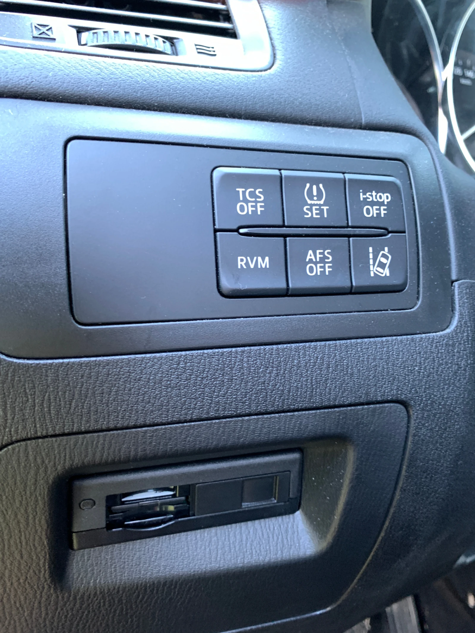 Mazda CX-5 2.2D* Sports-Line* 4WD* КОЖА* ГЕРМАНИЯ* РЕАЛНИ КМ., снимка 17 - Автомобили и джипове - 54014382