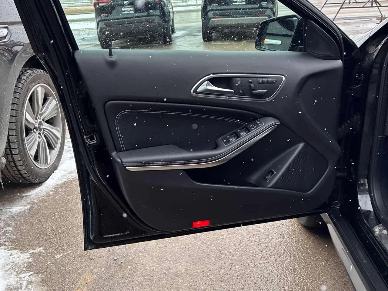 Mercedes-Benz GLA 250 4MATIC * FULL AMG PACK* 65130 KM ПРОБЕГ* ПАНОРАМА*, снимка 15 - Автомобили и джипове - 54034322