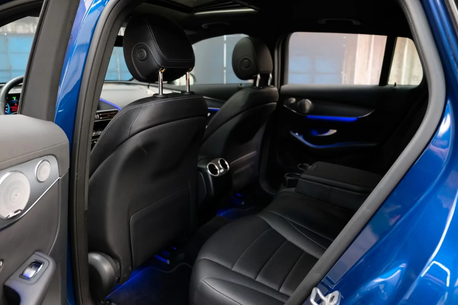 Mercedes-Benz EQC 400 4matic 360 Matrix DIST HUD Winter Pack Burmest, снимка 15 - Автомобили и джипове - 54126455