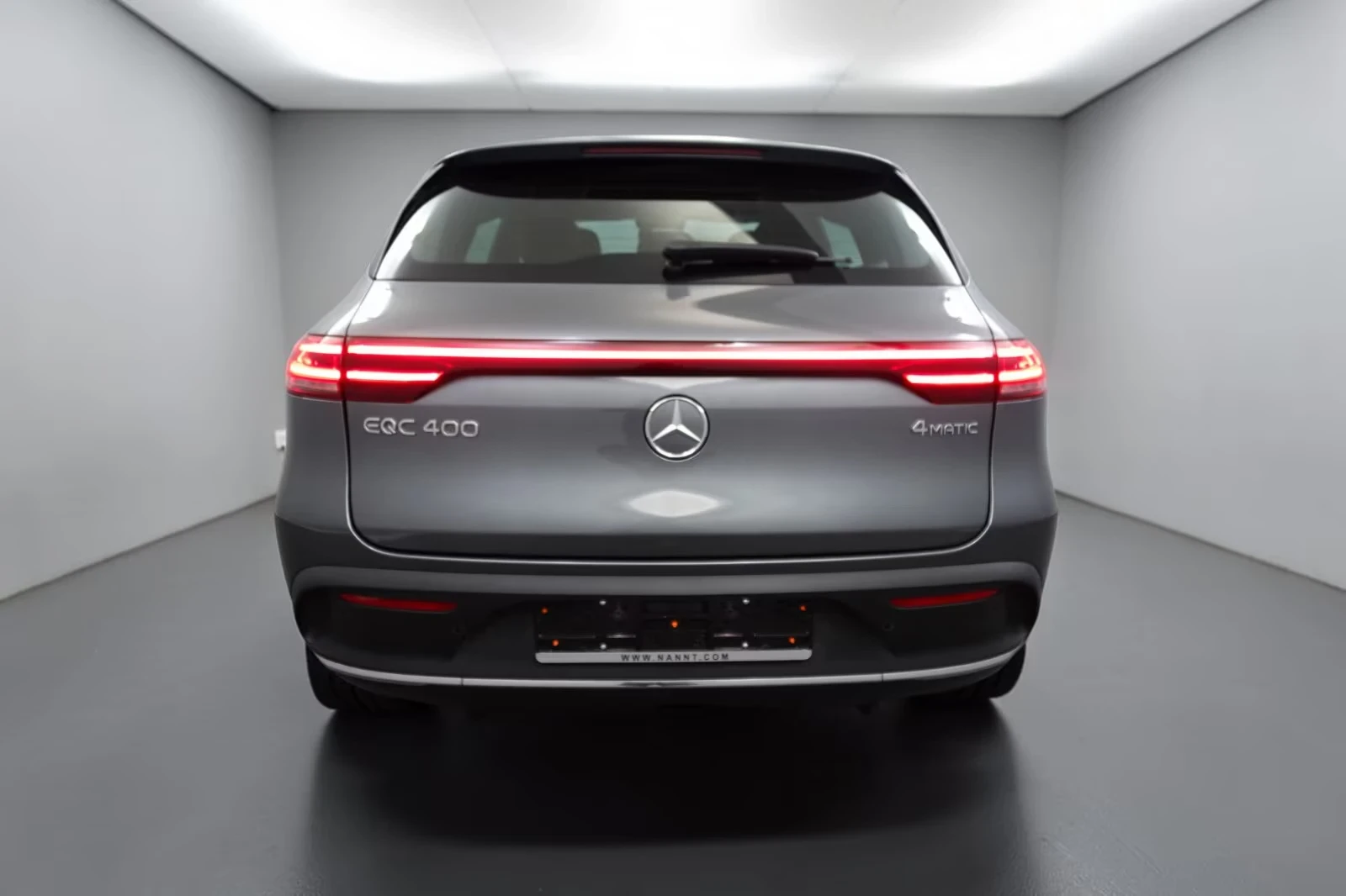 Mercedes-Benz EQC 400 4matic AMG 360* MultiB DISTR HUD Winter Pack, снимка 6 - Автомобили и джипове - 54126455
