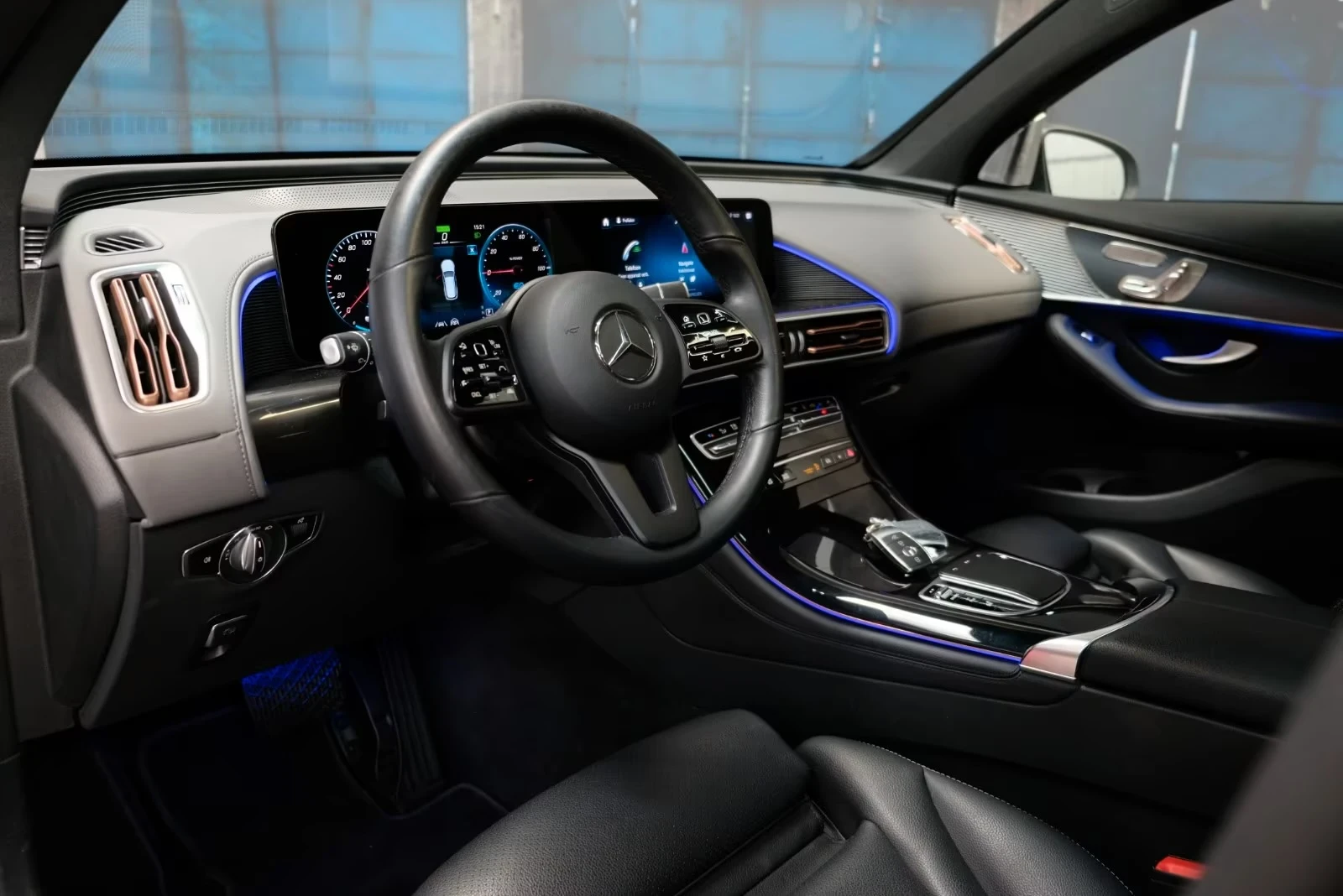 Mercedes-Benz EQC 400 4matic 360 Matrix DIST HUD Winter Pack Burmest, снимка 10 - Автомобили и джипове - 54126455