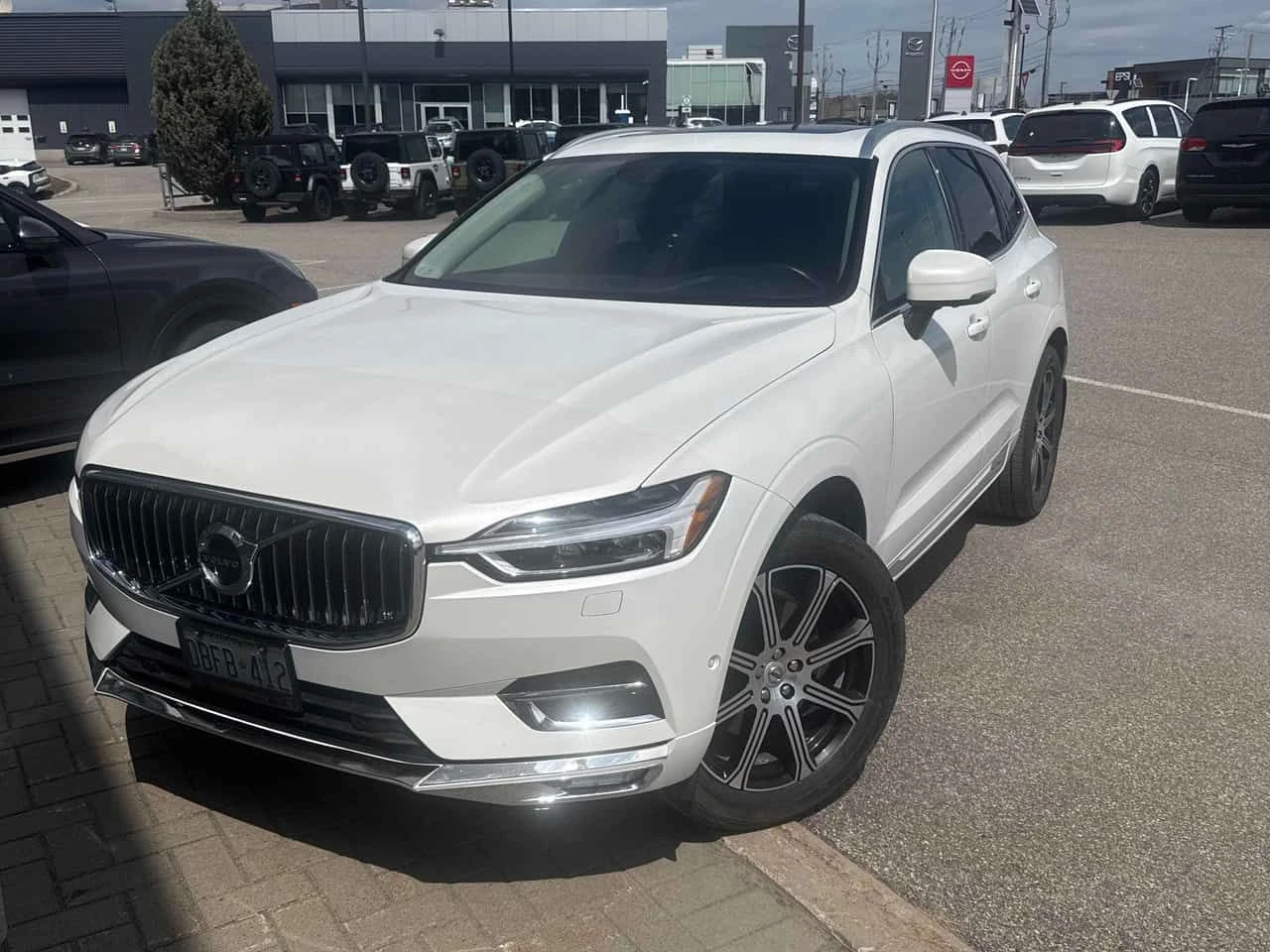 Volvo XC60 Inscription / 360 / ПОДГРЕВИ / ОБДУХВАНЕ 
