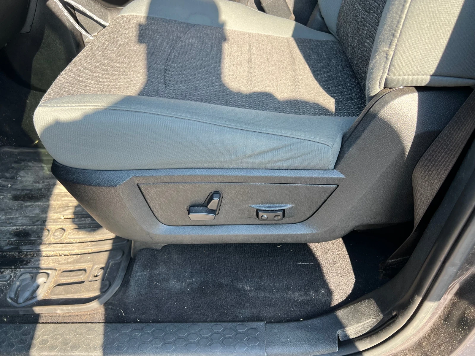 Dodge RAM 1500 5.7 HEMI, снимка 12 - Автомобили и джипове - 55147943