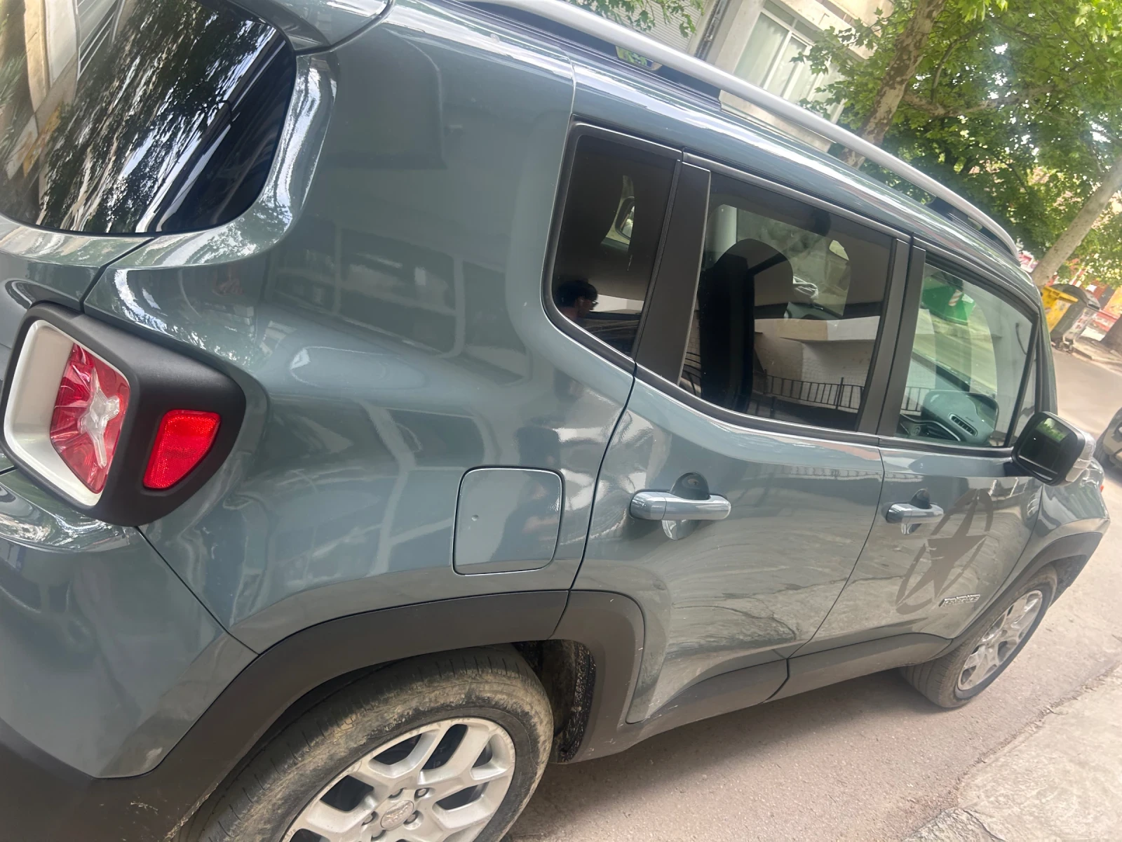 Jeep Renegade, снимка 5 - Автомобили и джипове - 56067839