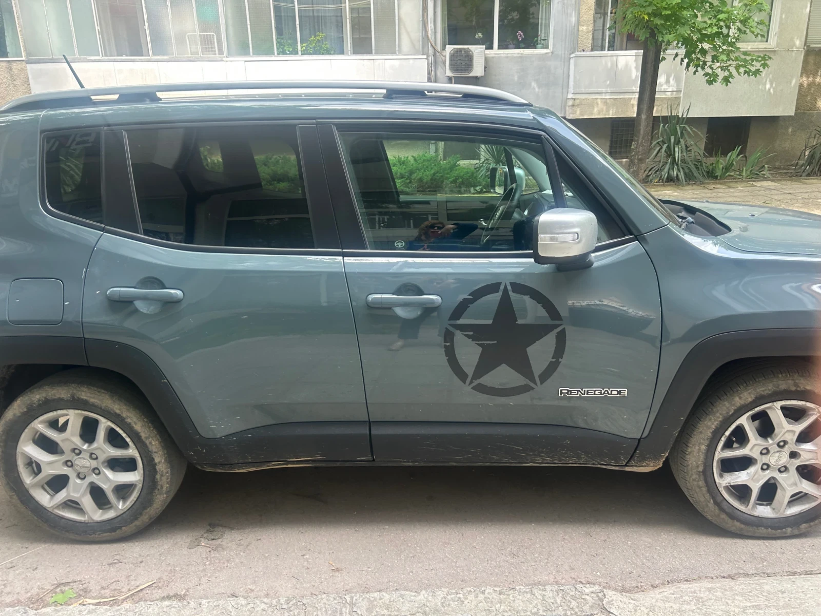 Jeep Renegade, снимка 3 - Автомобили и джипове - 56067839