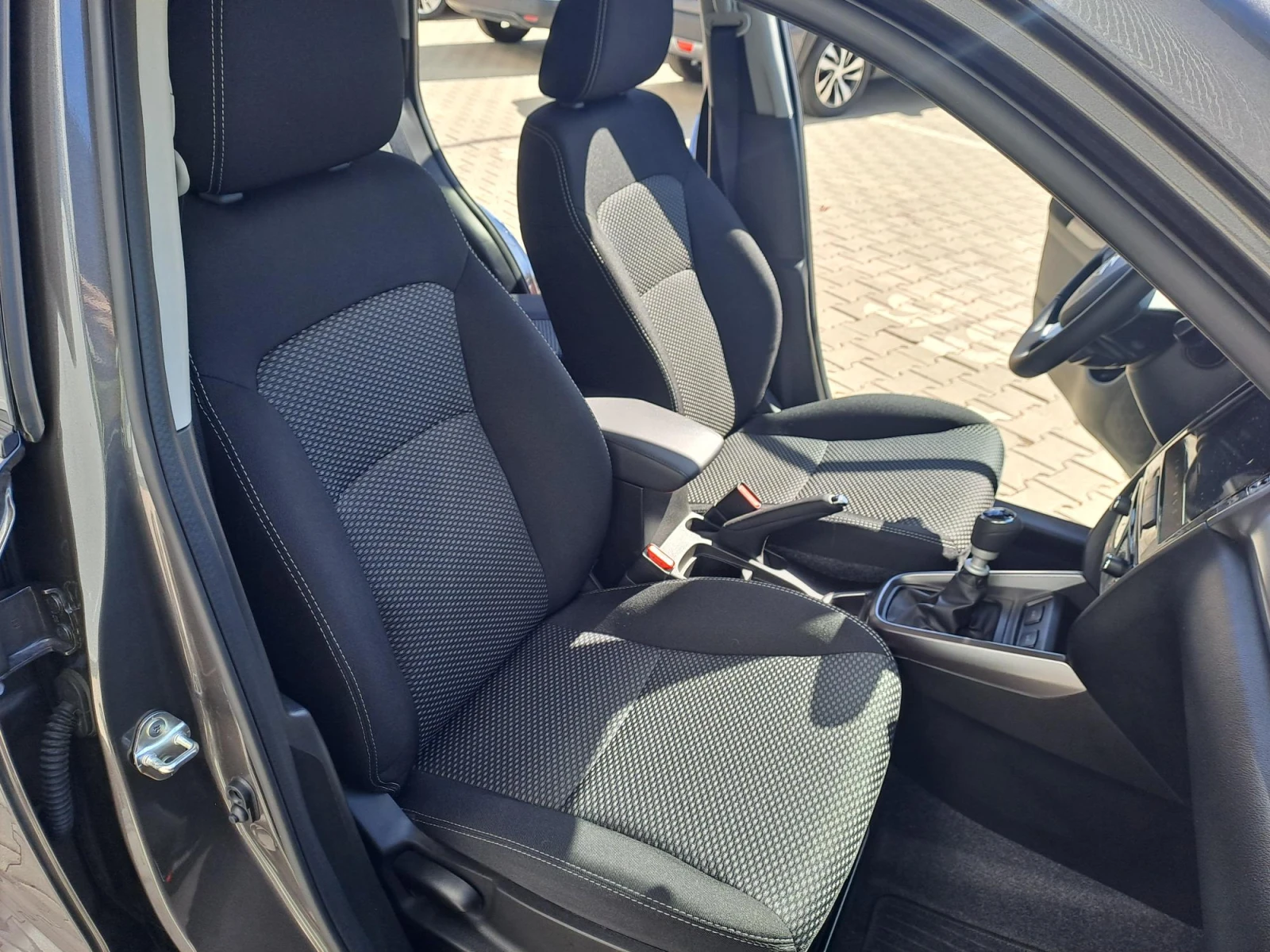 Suzuki Vitara 1.4 GL+ MHEV Booster Jet 2WD , снимка 12 - Автомобили и джипове - 56330156