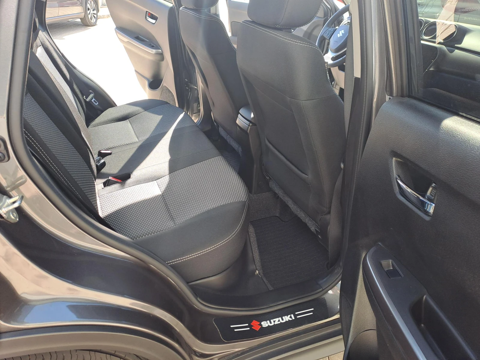 Suzuki Vitara 1.4 GL+ MHEV Booster Jet 2WD , снимка 9 - Автомобили и джипове - 56330156