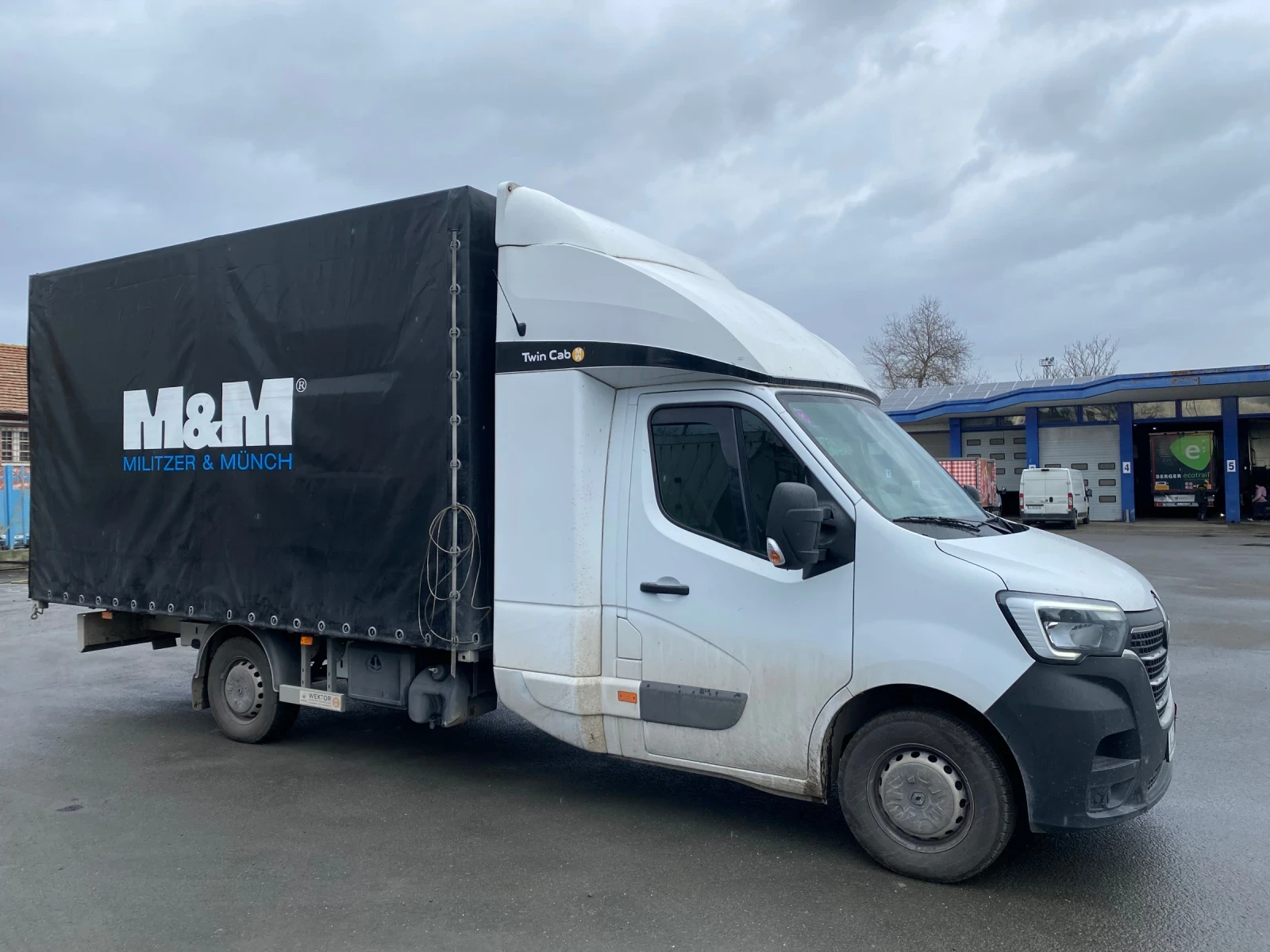 Renault Master 8 палета - изображение 2