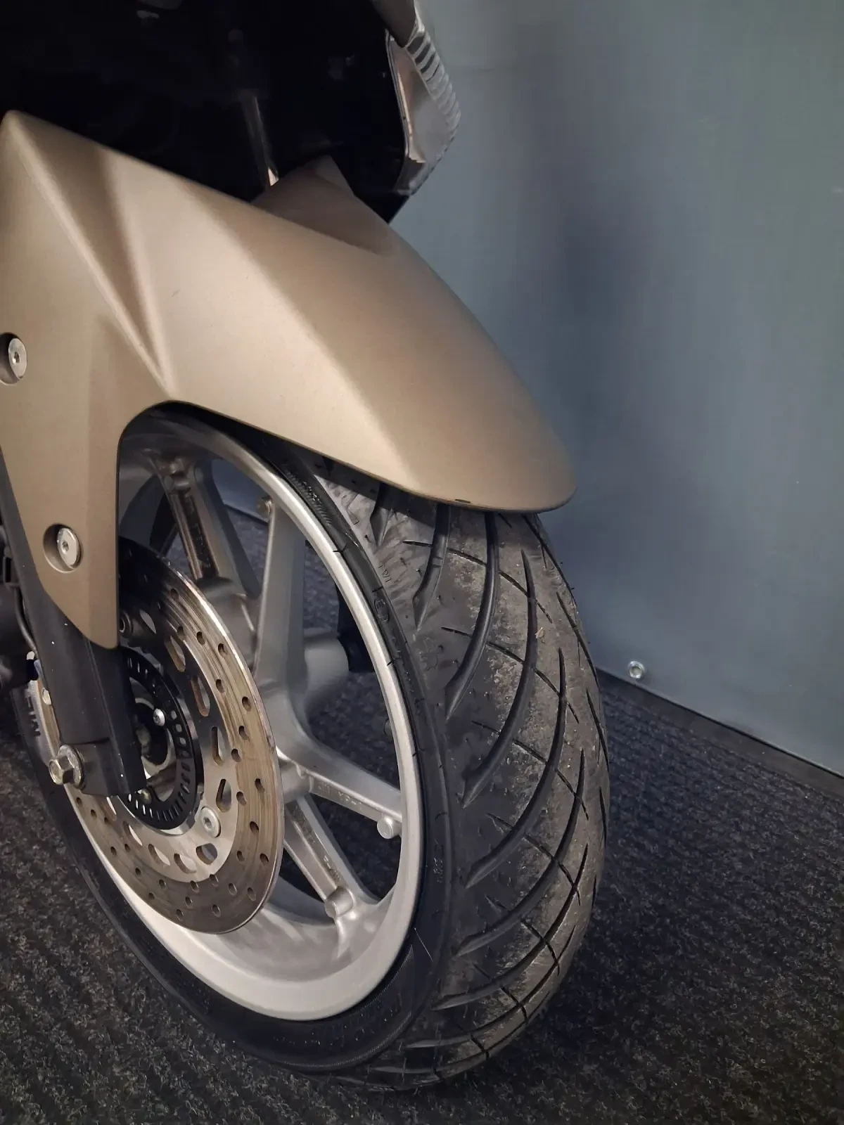 Yamaha NMAX 125i ABS, снимка 13 - Мотоциклети и мототехника - 54704413