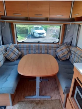 Каравана HYMER / ERIBA 465 Living, снимка 2