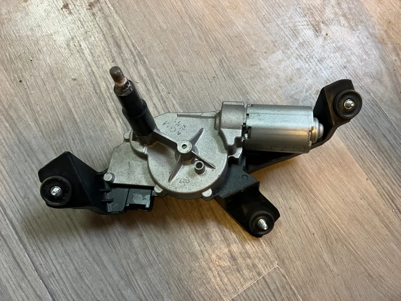 98700-C5000 ������� ����� �������� �� Kia Sorento BOSCH F00S2B2247 | Mobile.bg � ����������� 1