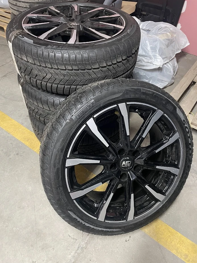 Гуми с джанти Pirelli 225/45R18, снимка 5 - Гуми и джанти - 47495939