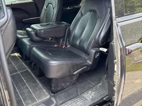 Chrysler Pacifica * Touring L 35th Anniversary * АВТОКРЕДИТ* , снимка 10