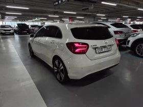 Mercedes-Benz A 200 W176, снимка 2