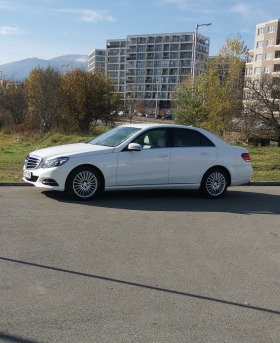 Mercedes-Benz E 220 83,000 KM!!! заверени километри, снимка 2 - Автомобили и джипове - 45195472