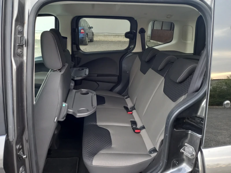Ford Courier TOURNEO , снимка 12 - Автомобили и джипове - 51654907