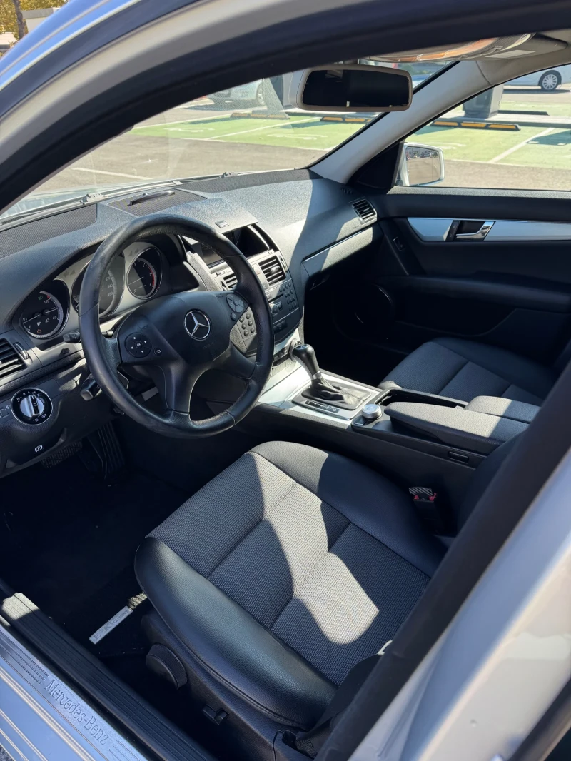 Mercedes-Benz C 220, снимка 8 - Автомобили и джипове - 52543876
