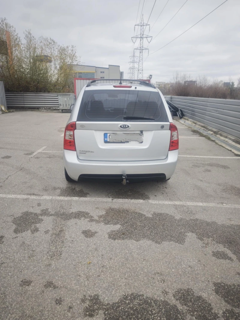 Kia Carens, снимка 2 - Автомобили и джипове - 52695576