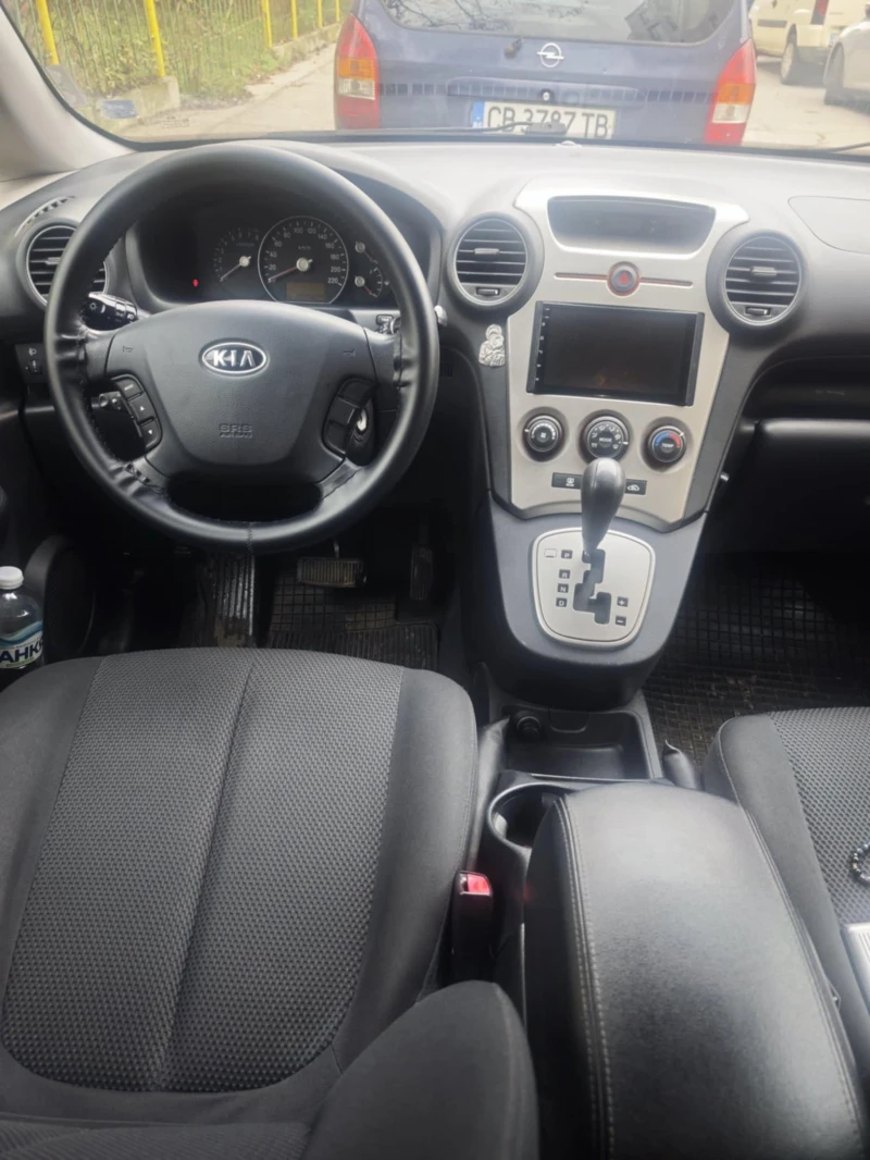 Kia Carens, снимка 10 - Автомобили и джипове - 52695576
